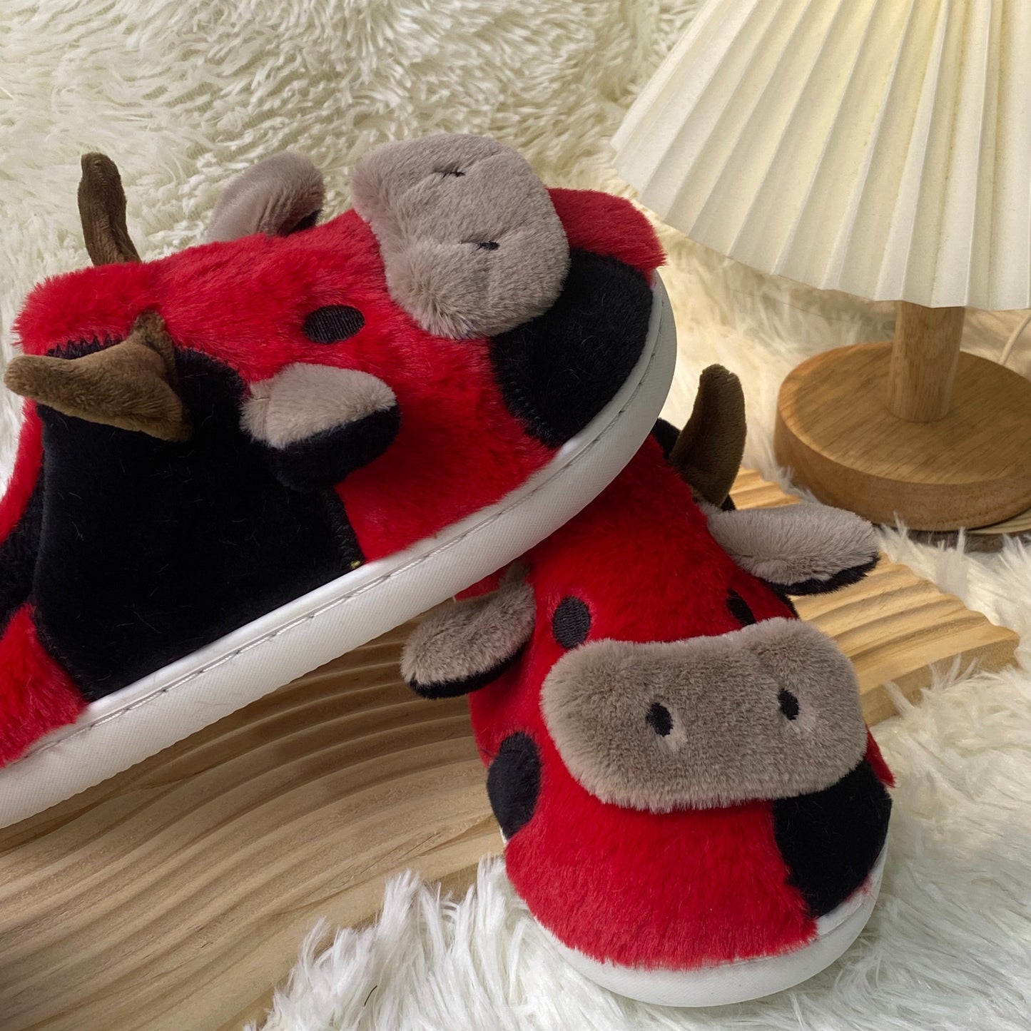 Women's Cute Cartoon Cow Slip-On Slippers - Plush Fabric Winter Indoor House Shoes with Soft Lining & Durable PVC Sole for Cozy Home Comfort, Cow Slippers, Playful Footwear, Decorative Plush Lining