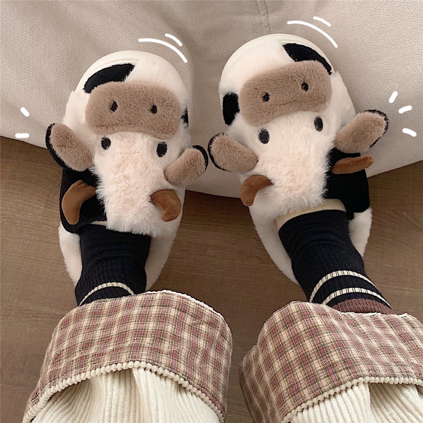 Women's Cute Cartoon Cow Slip-On Slippers - Plush Fabric Winter Indoor House Shoes with Soft Lining & Durable PVC Sole for Cozy Home Comfort, Cow Slippers, Playful Footwear, Decorative Plush Lining